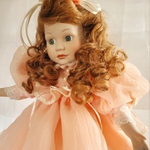 VINTAGE COLLECTIBLE DOLL